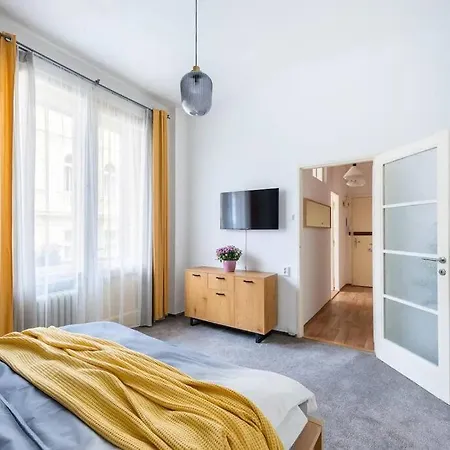 Beautiful Flat In Center With Balcony Apartment